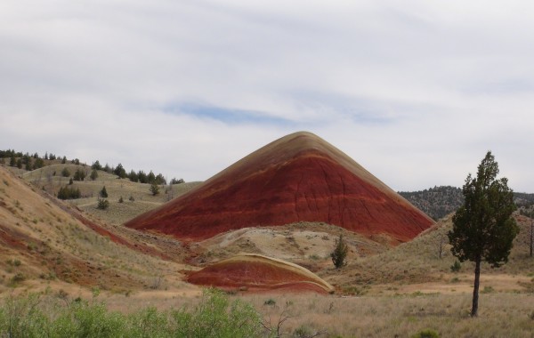 PAINTED HILLS